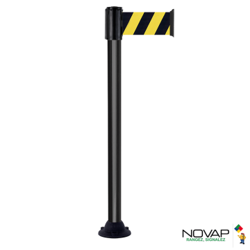 Poteau Alu Noir laqué à sangle Jaune/Noir hachuré 3m x 100mm sur socle fixe - Novap