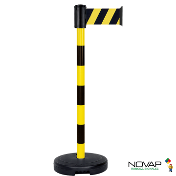 Poteau PVC Jaune/Noir à sangle Jaune/Noir hachuré 3m x 100mm sur socle 9kg à lester - Novap